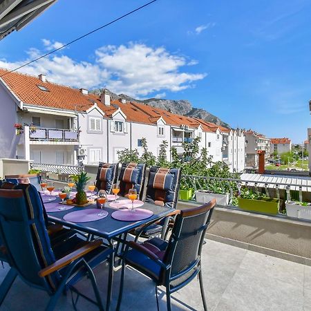 Apartment Ela Omiš Екстериор снимка