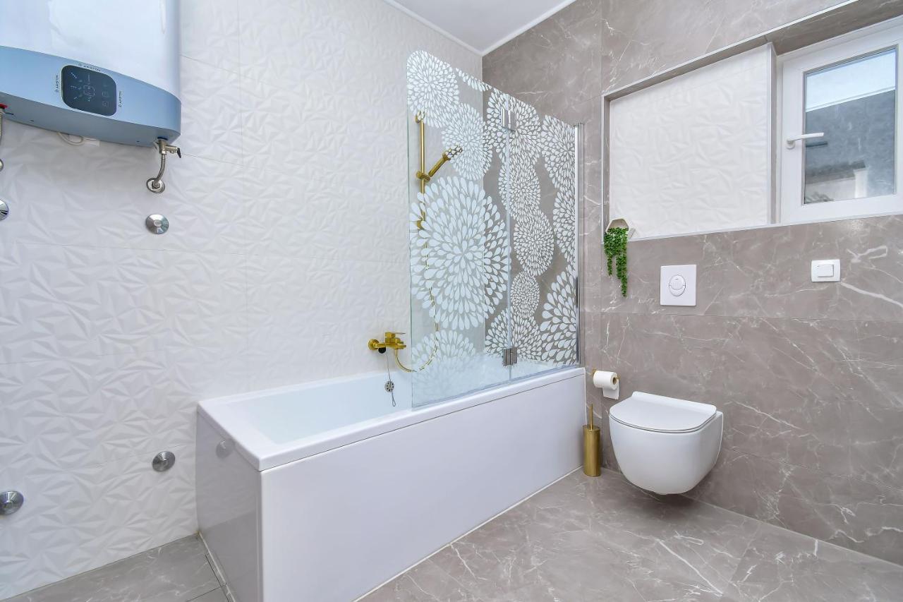 Apartment Ela Omiš Екстериор снимка