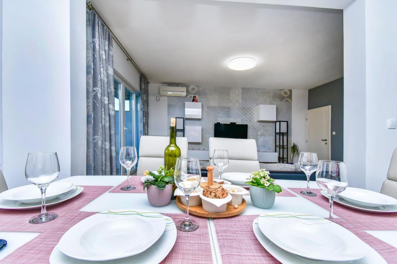 Apartment Ela Omiš Екстериор снимка