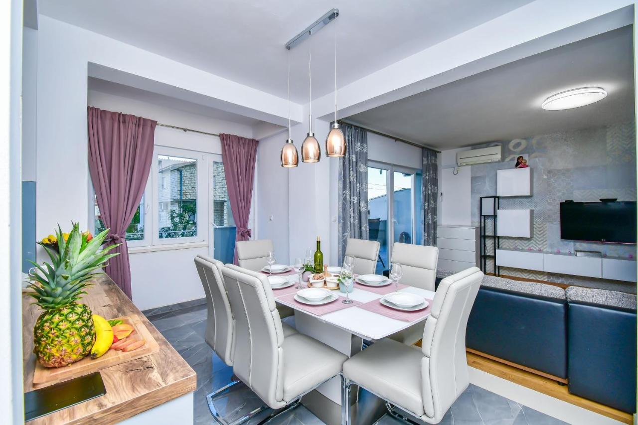 Apartment Ela Omiš Екстериор снимка