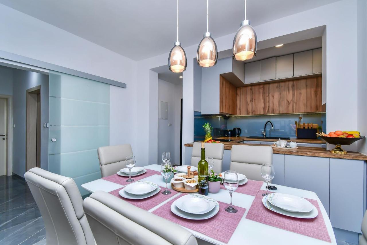 Apartment Ela Omiš Екстериор снимка
