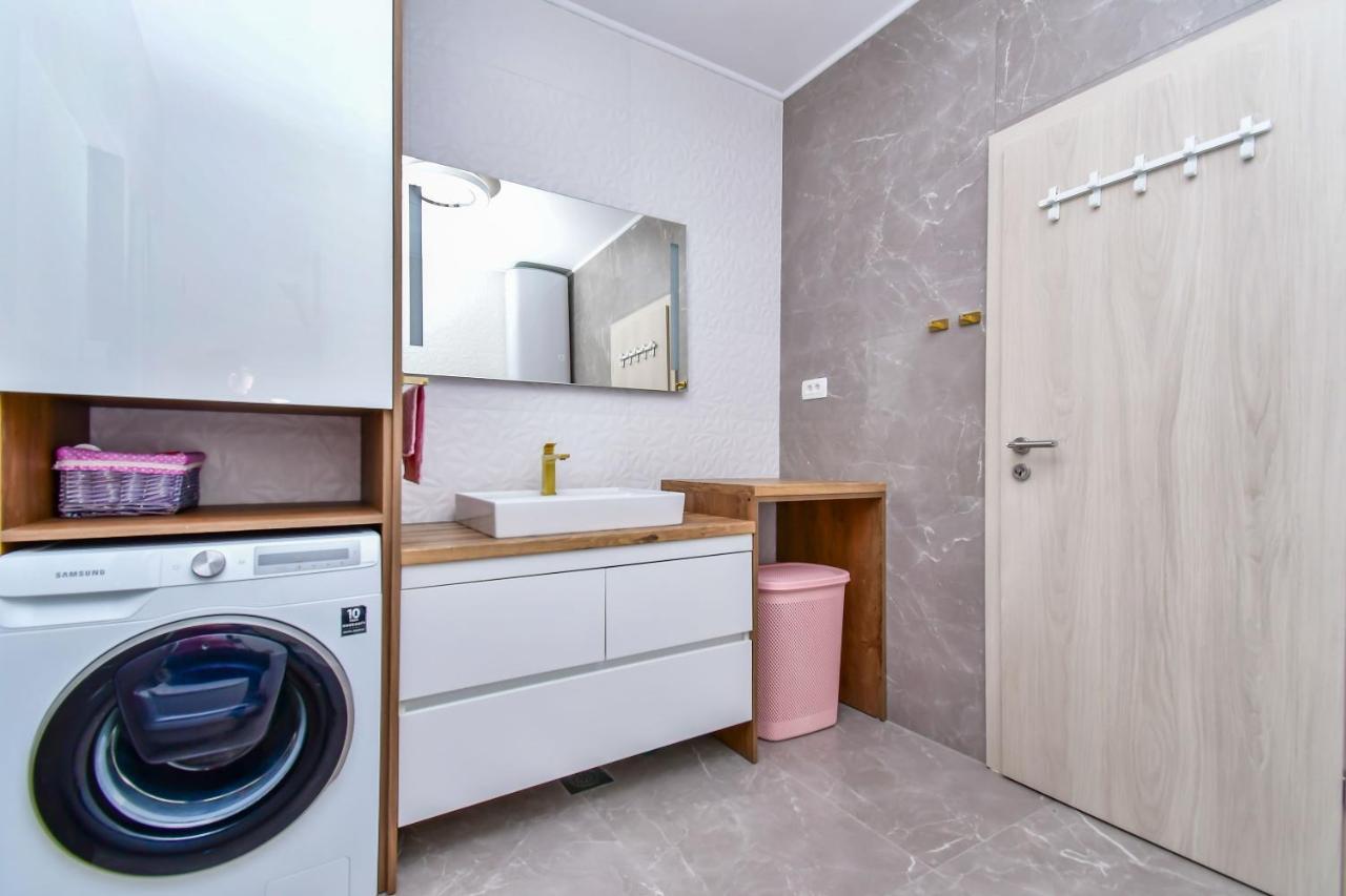 Apartment Ela Omiš Екстериор снимка