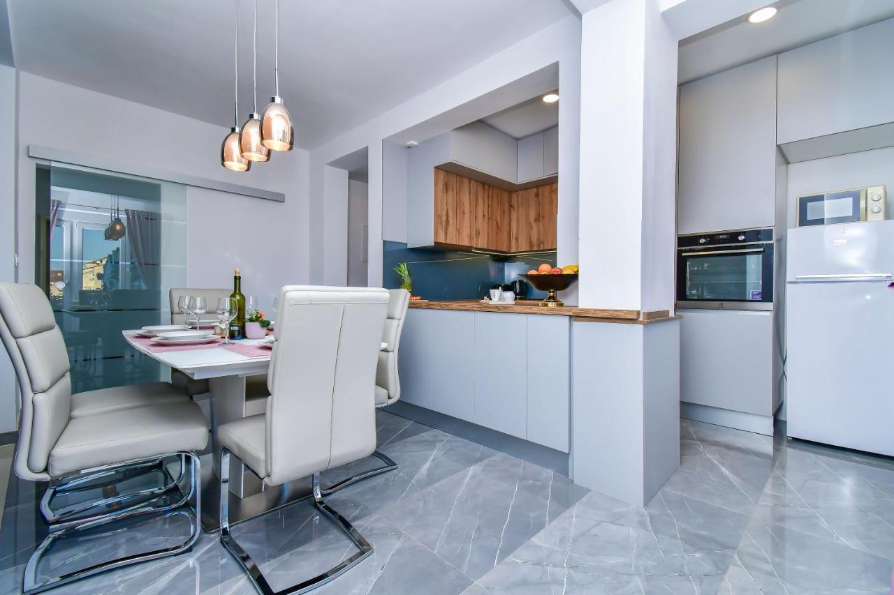 Apartment Ela Omiš Екстериор снимка