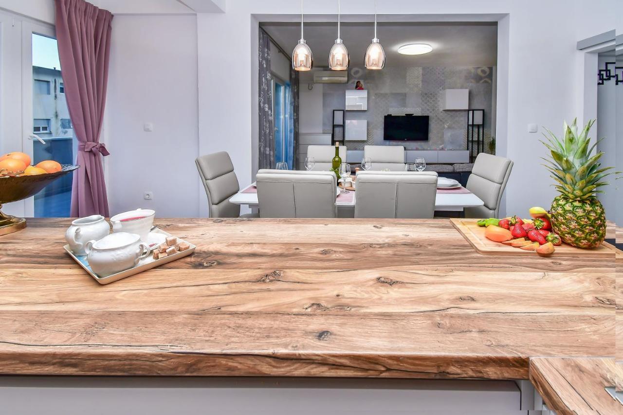 Apartment Ela Omiš Екстериор снимка