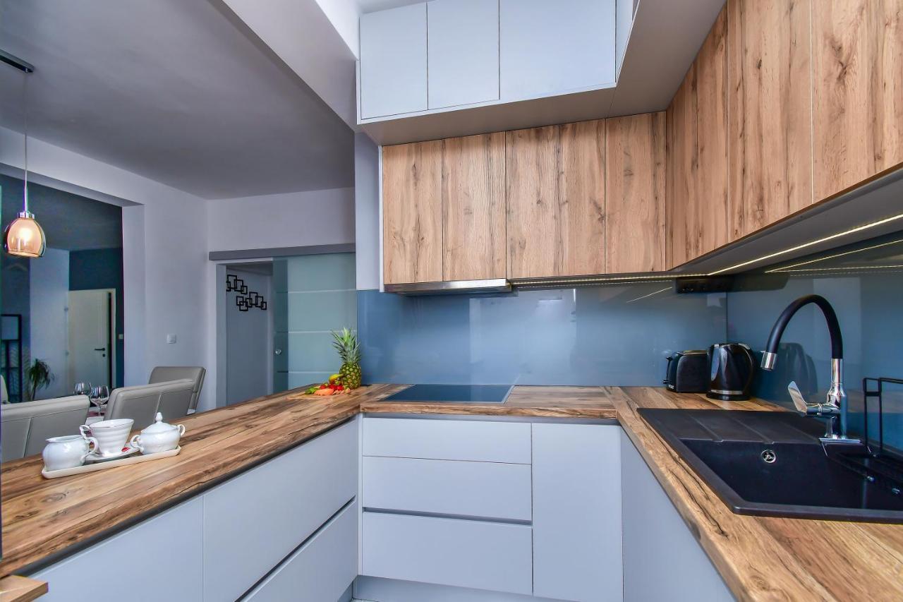 Apartment Ela Omiš Екстериор снимка