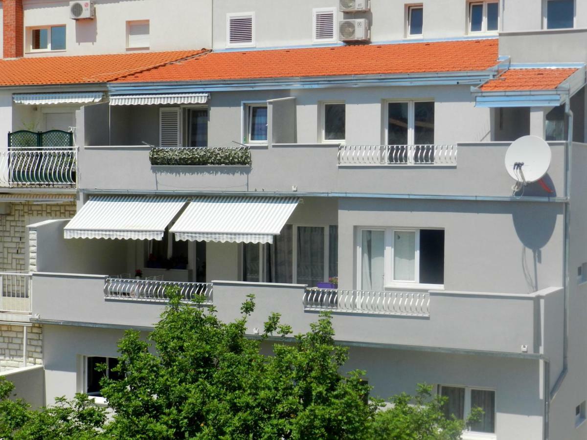 Apartment Ela Omiš Екстериор снимка